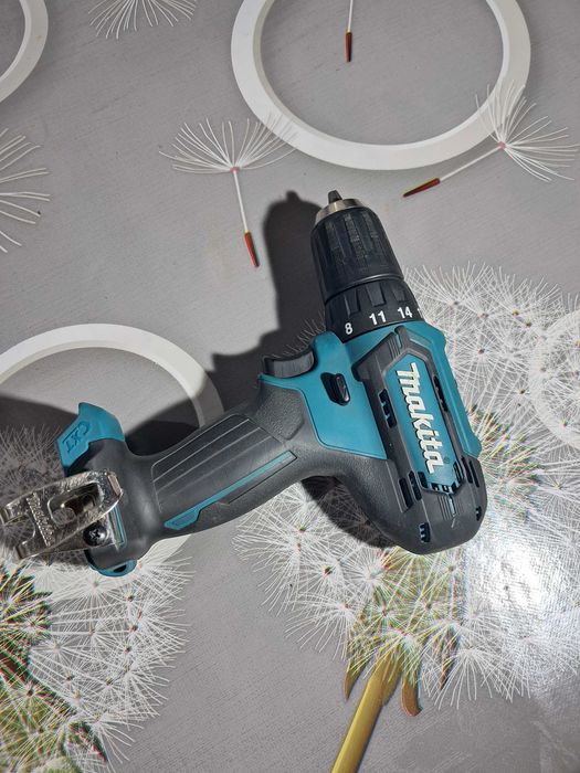 шуруповерт makita DF333D Тушка  как новый