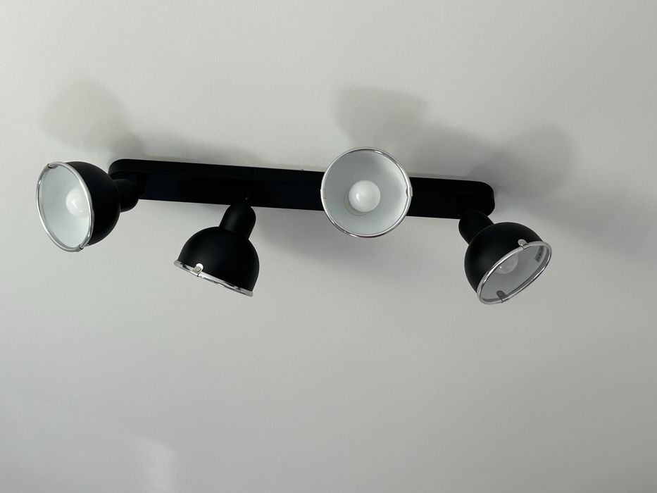 Spots de tecto como novo