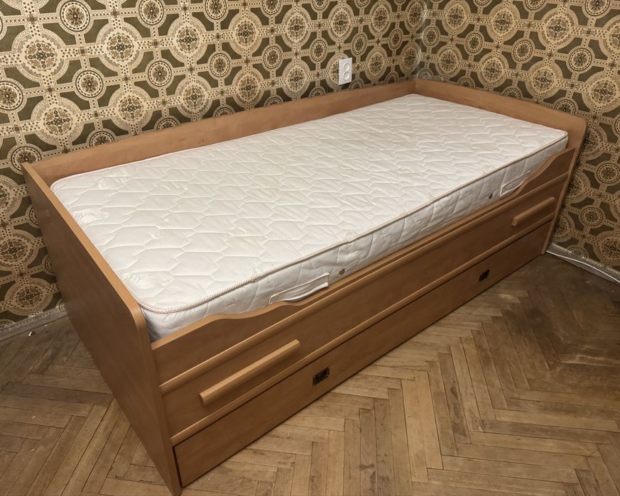 Ліжко-софа з без пружинний матрасом та підйомним механізму