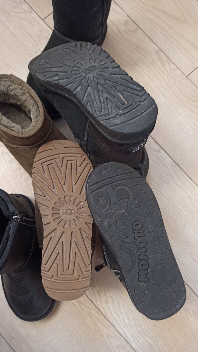 Продаються  дитячі б/в угги UGG