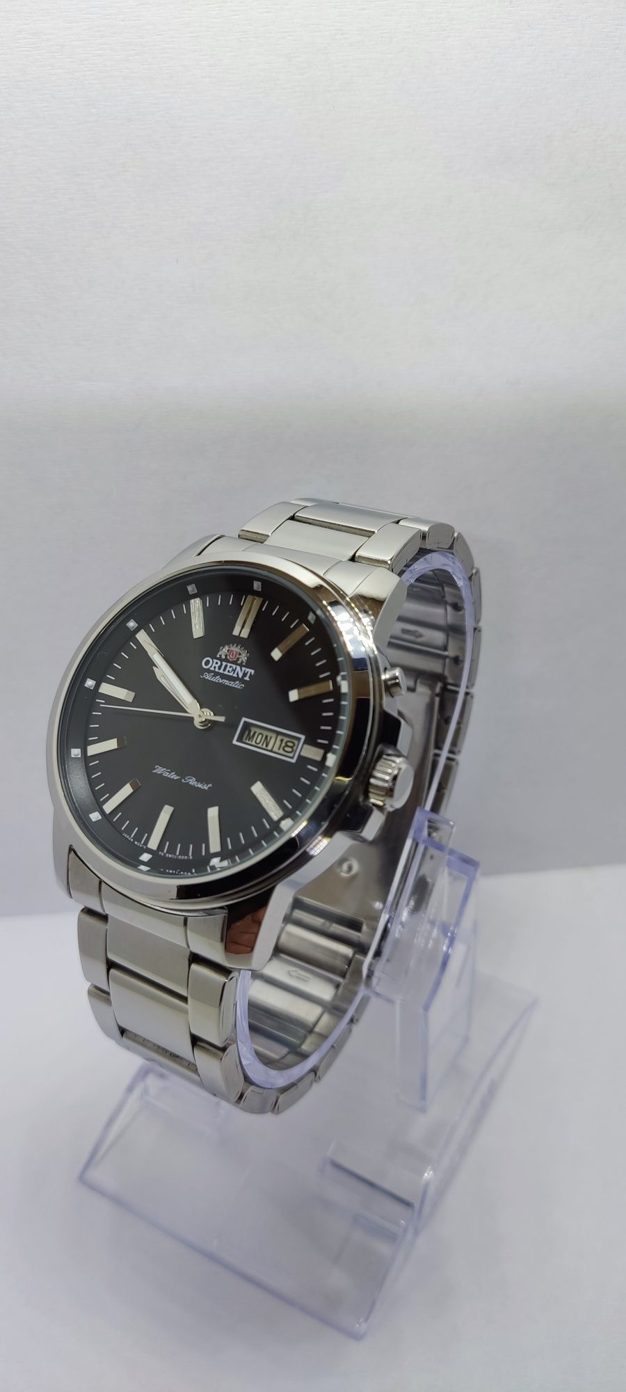 #7*Orient FEM 7J003B9 Automatic Day and Date.
100%
OPINI