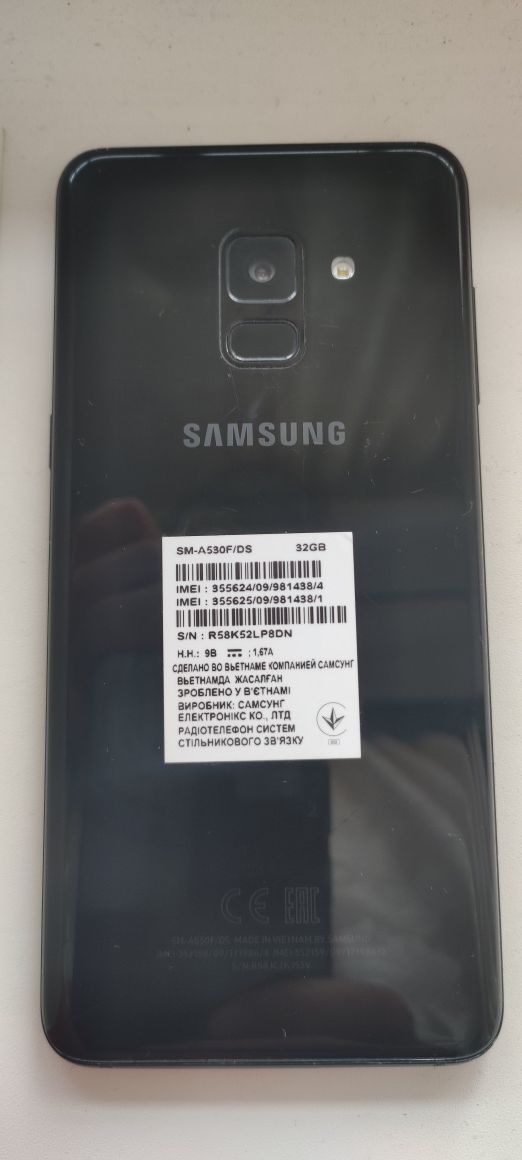 Продам Samsung a8 4/32