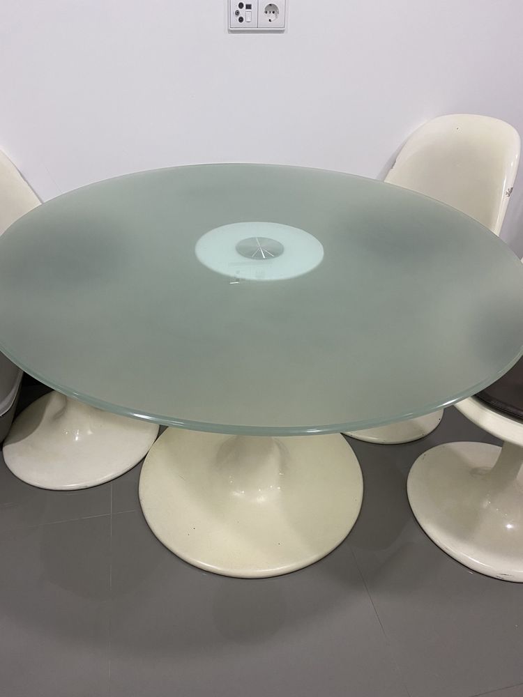 Mesa em vidro - interdesign