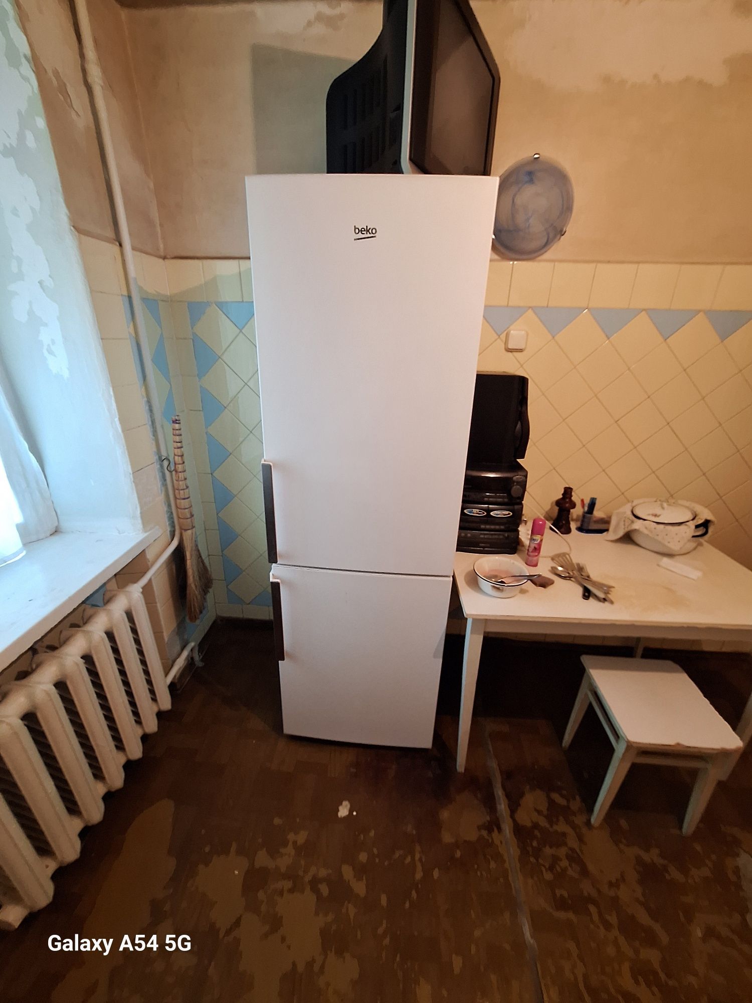 Продам ризну мебель б/у у гарному стани