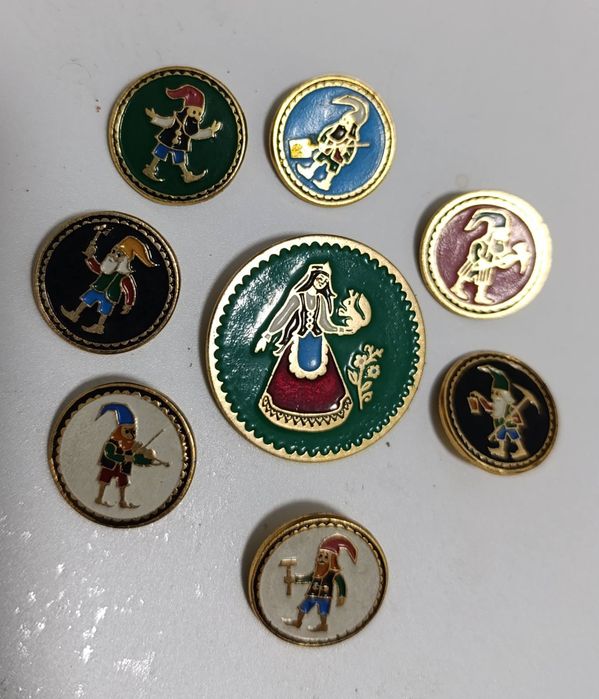 Значки ссср семь гномов