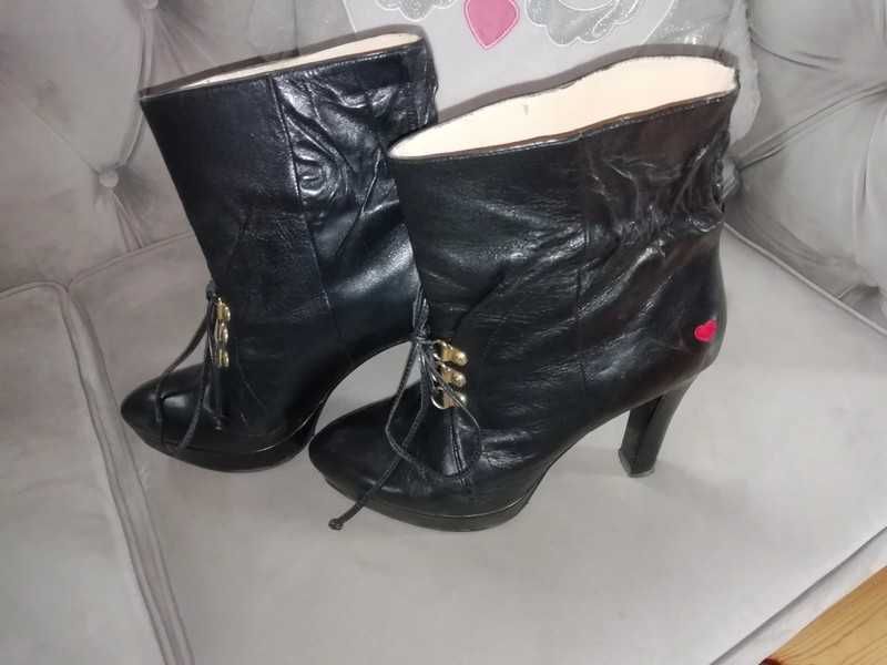 Botki Moschino r. 39