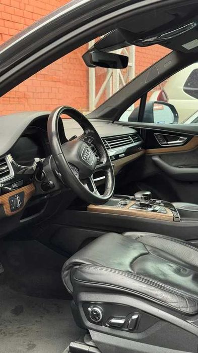 Audi Q7 2016 рік
