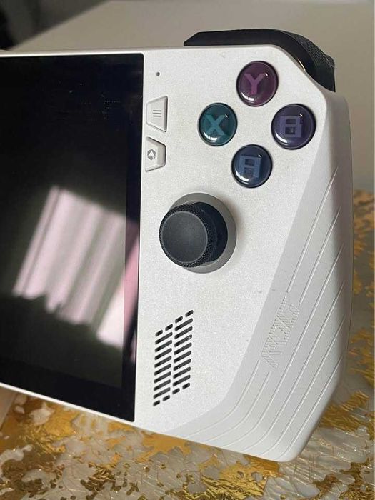 ASUS ROG Ally RC71L-NH001W – Edição Z1 Extreme