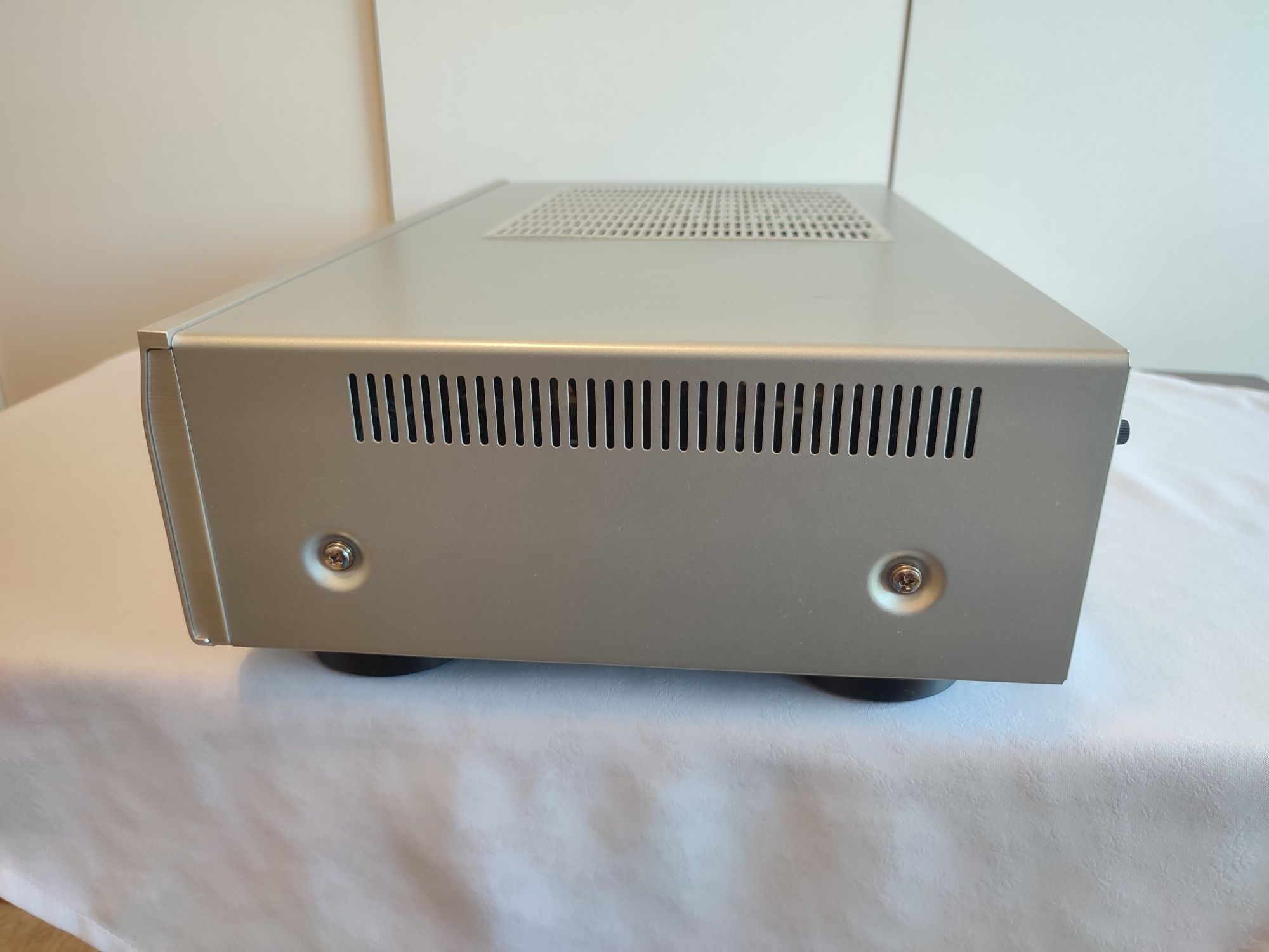 Denon PMA-710 AE, wzmacniacz z pilotem