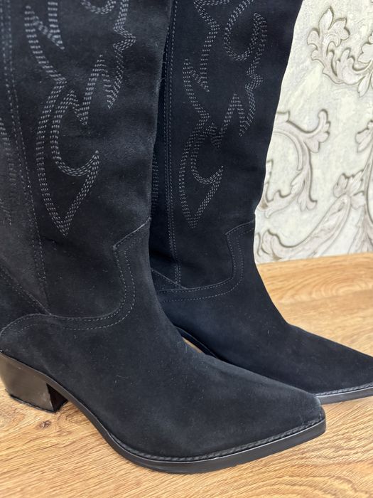 Чорні замшеві казаки,ковбойки