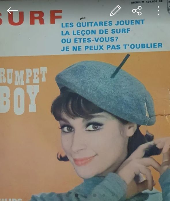 Vendo lote de singles em vinil. Muito antigos.