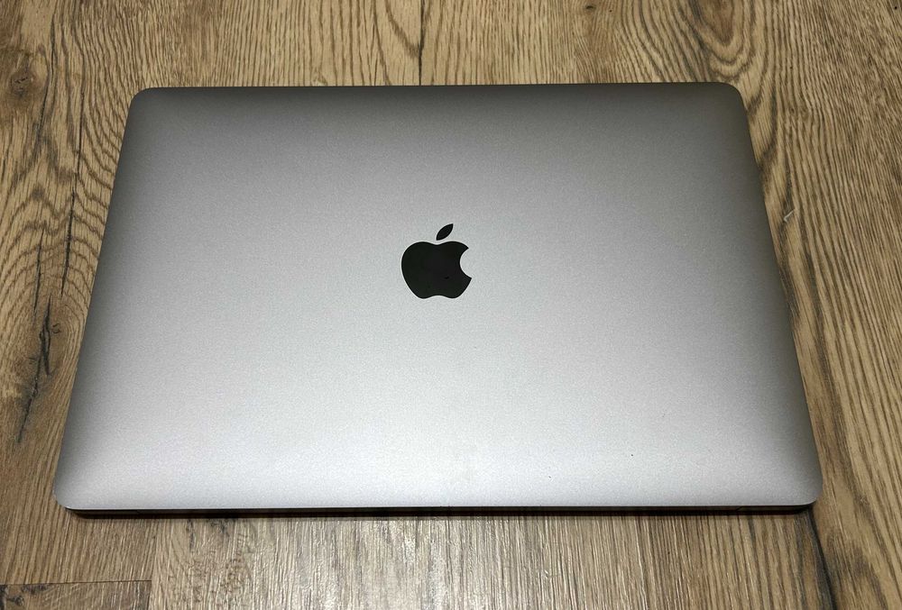 ІДЕАЛЬНИЙ Macbook PRO 13", A1706, 8 RAM, 256 SSD повний комплект