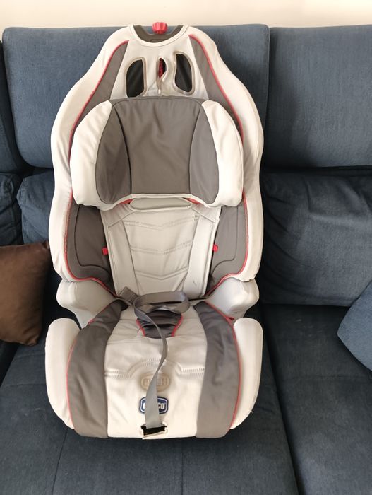 Cadeira auto - Chicco  Grupos 1,2,3 (9 kg aos 36kg)*