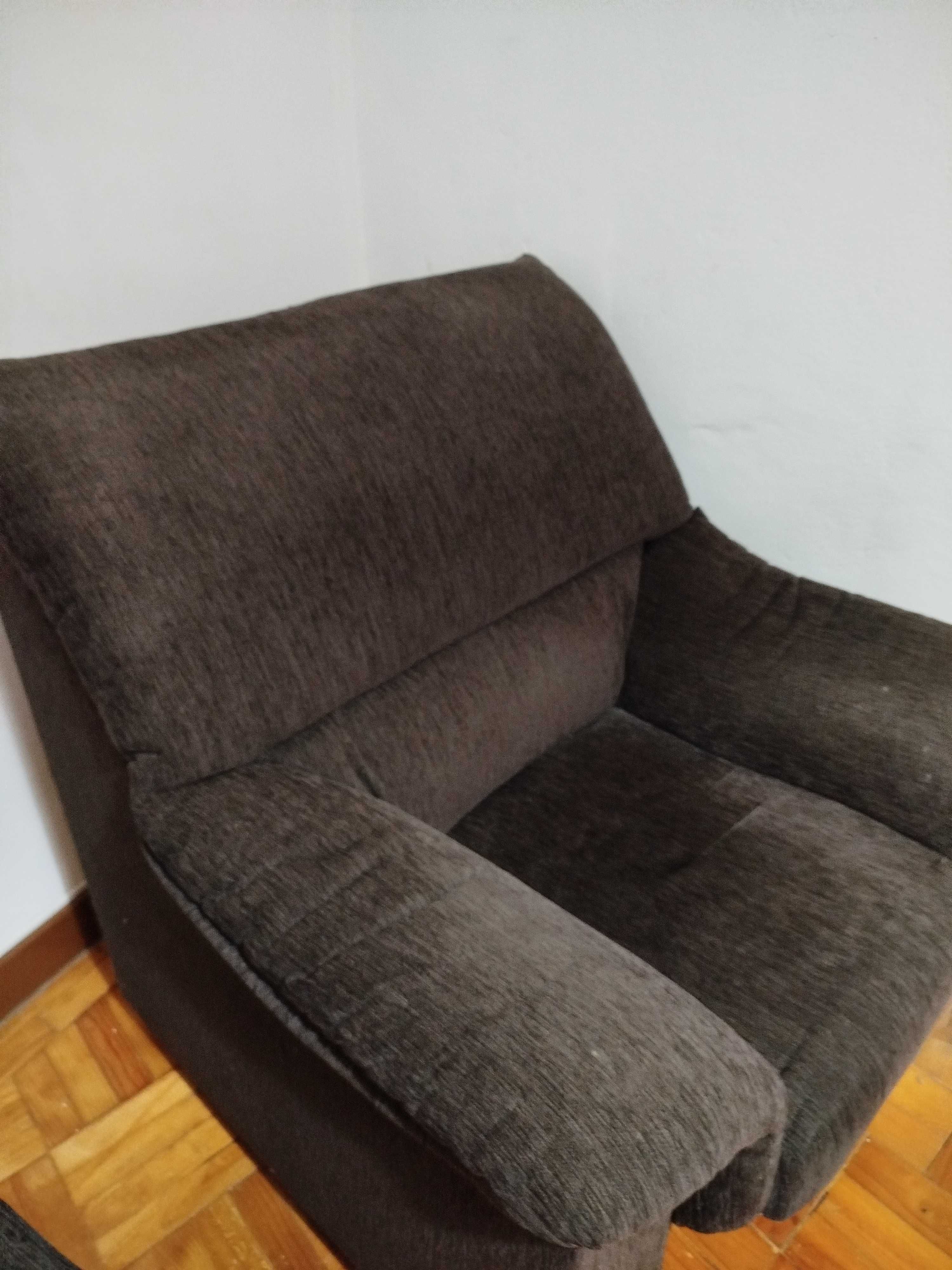 Sofá castanho 1 lugar