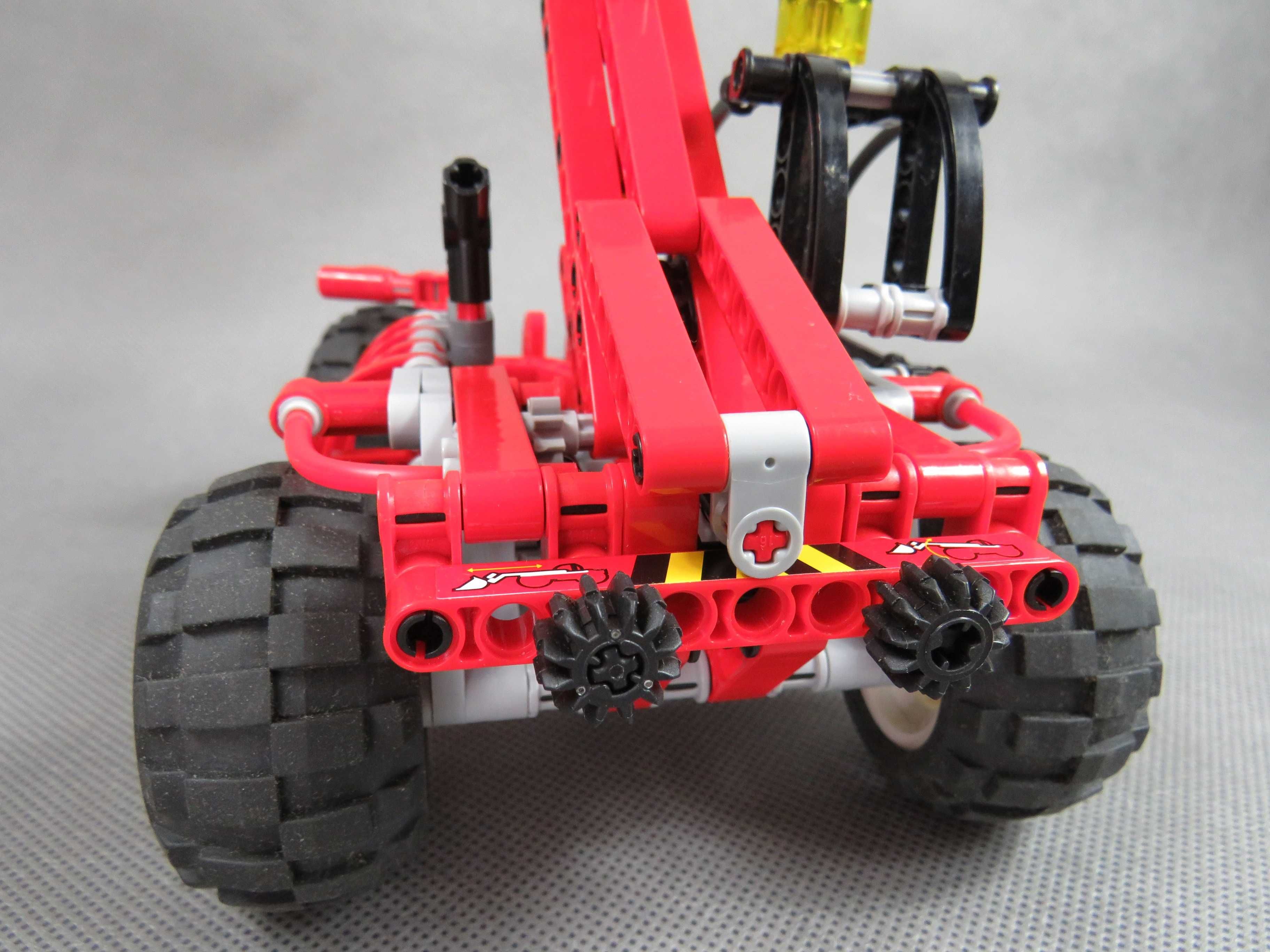 LEGO TECHNIC 8283 teletransportowiec, ładowarka LEGO 2006 rok