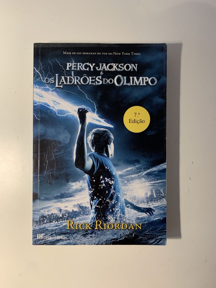 Livro “Percy Jackson e os Ladrões do Olimpo”