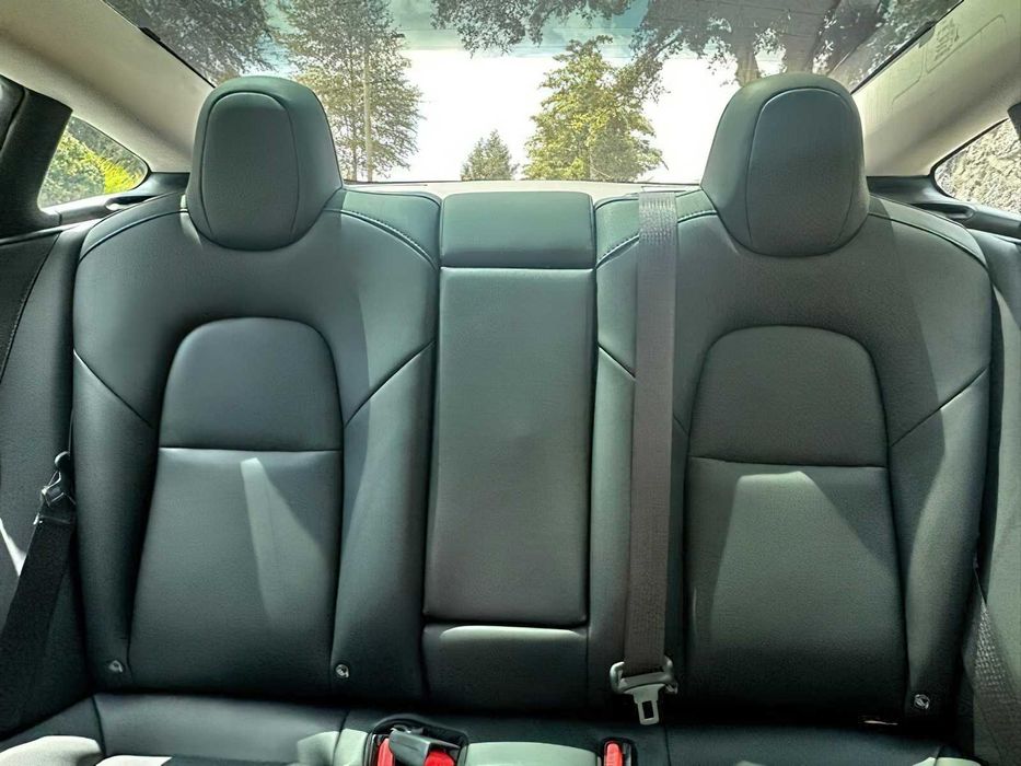 Tesla Model 3 Long Range      2023