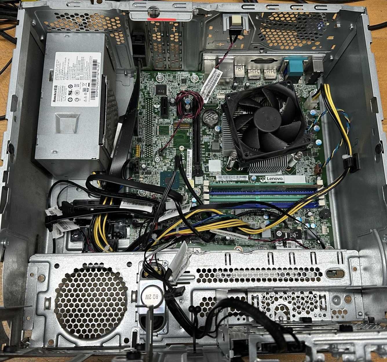 LENOVO M710t/ Intel I3-7100/ 8 GB DDR4/ ssd HDD / компактний