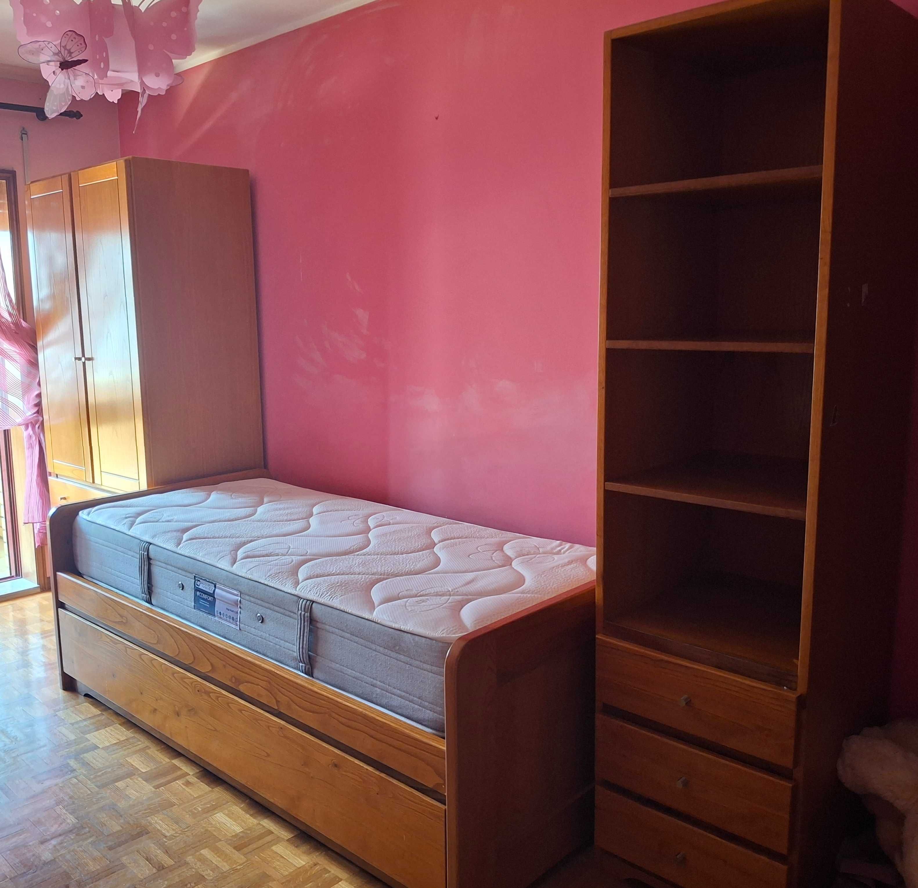 Conjunto Mobília Quarto Madeira Maciça+ Colchão Molaflex-500€