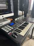 MIDI controller AKAI MPK25