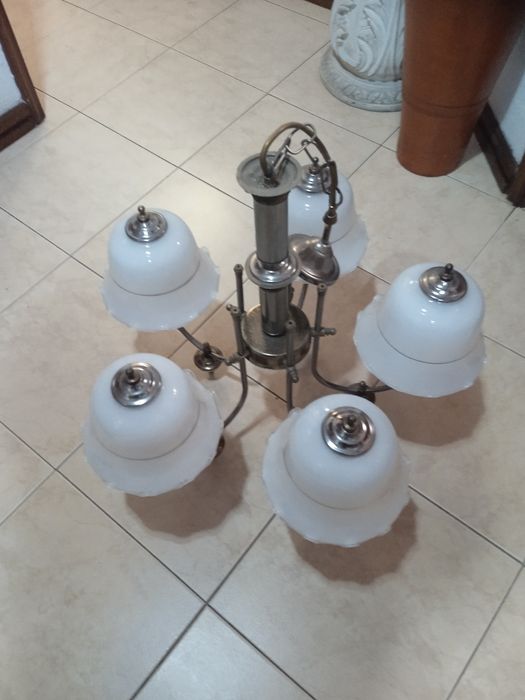 Candeeiro de teto de sala clássico