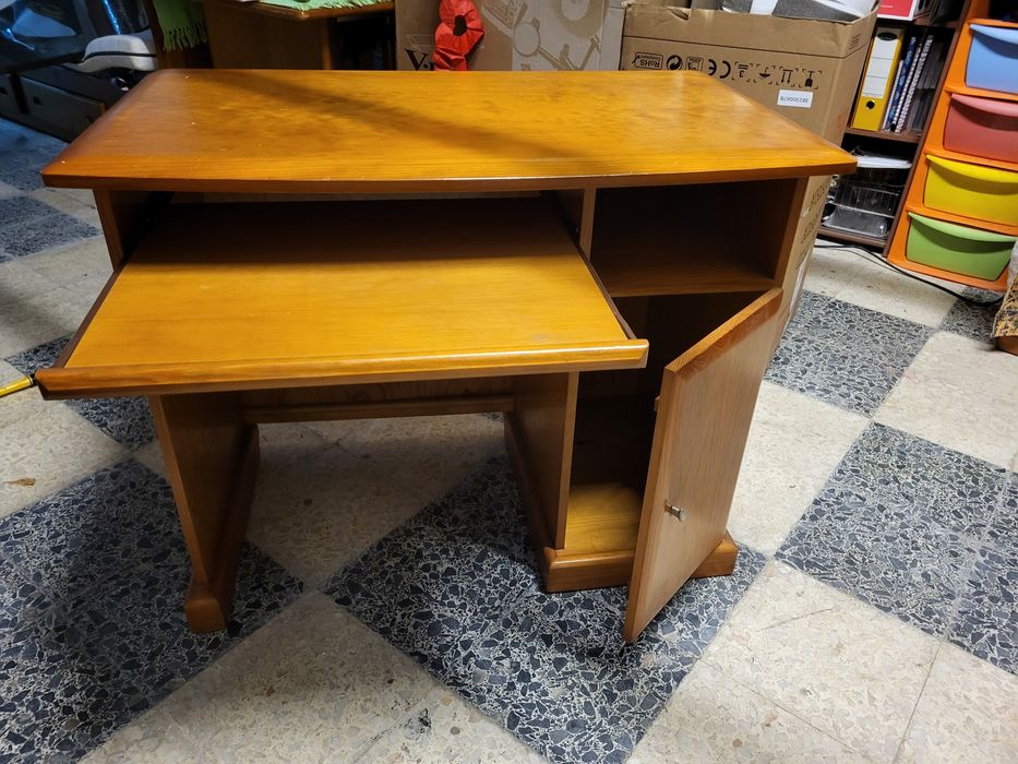 Secretaria de madeira