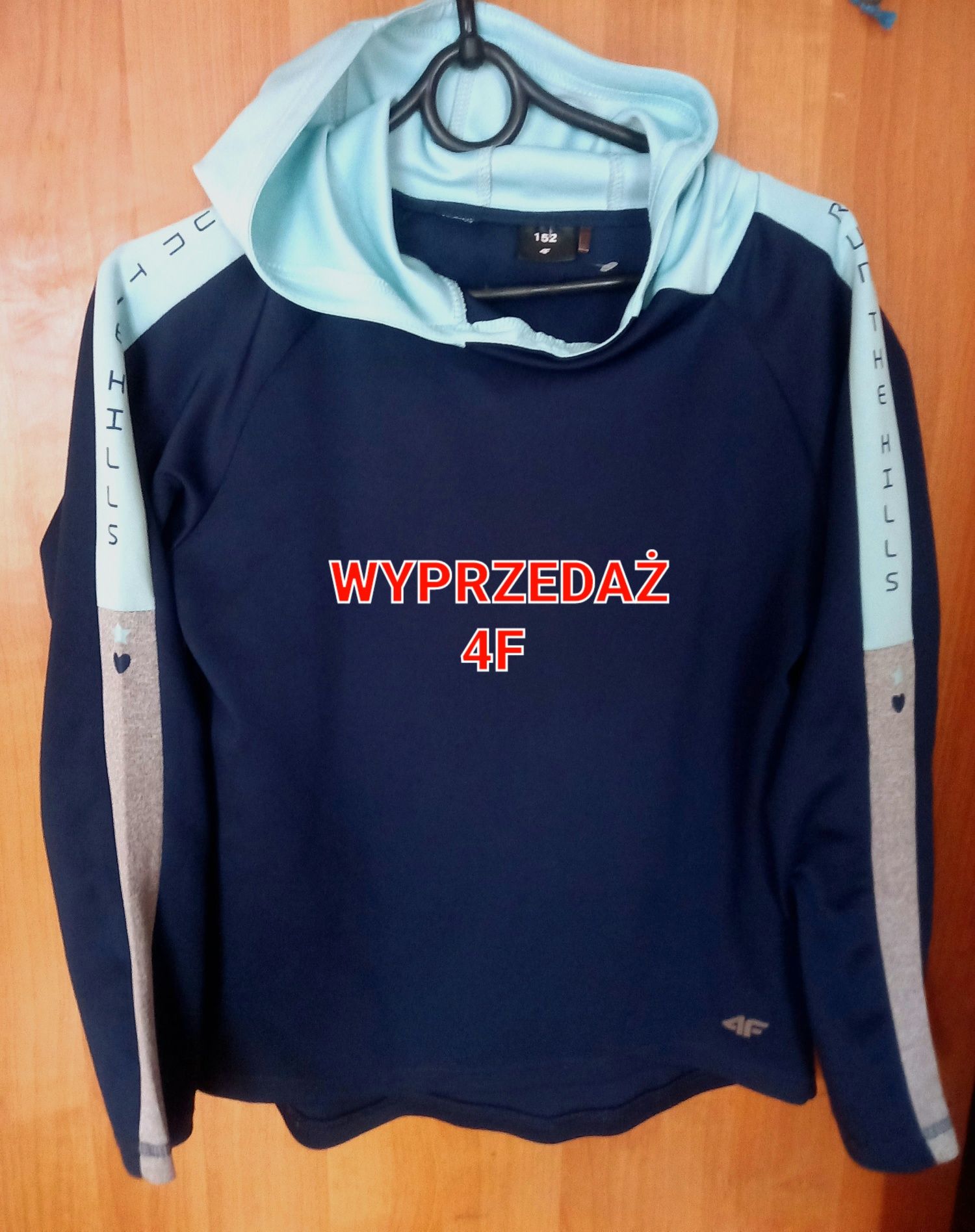 Piękna 4F bluza sportowa z kapturem 152 wyprzedaż