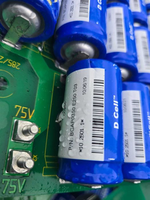 суперконденсаторы (ионисторы ) 2,7 В 350 Ф не БУ по 75 грн/шт