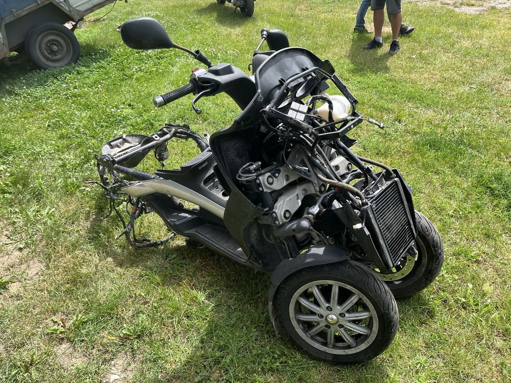 Piaggio Mp3 300 kokpit laga zawiszenie koła linka na części