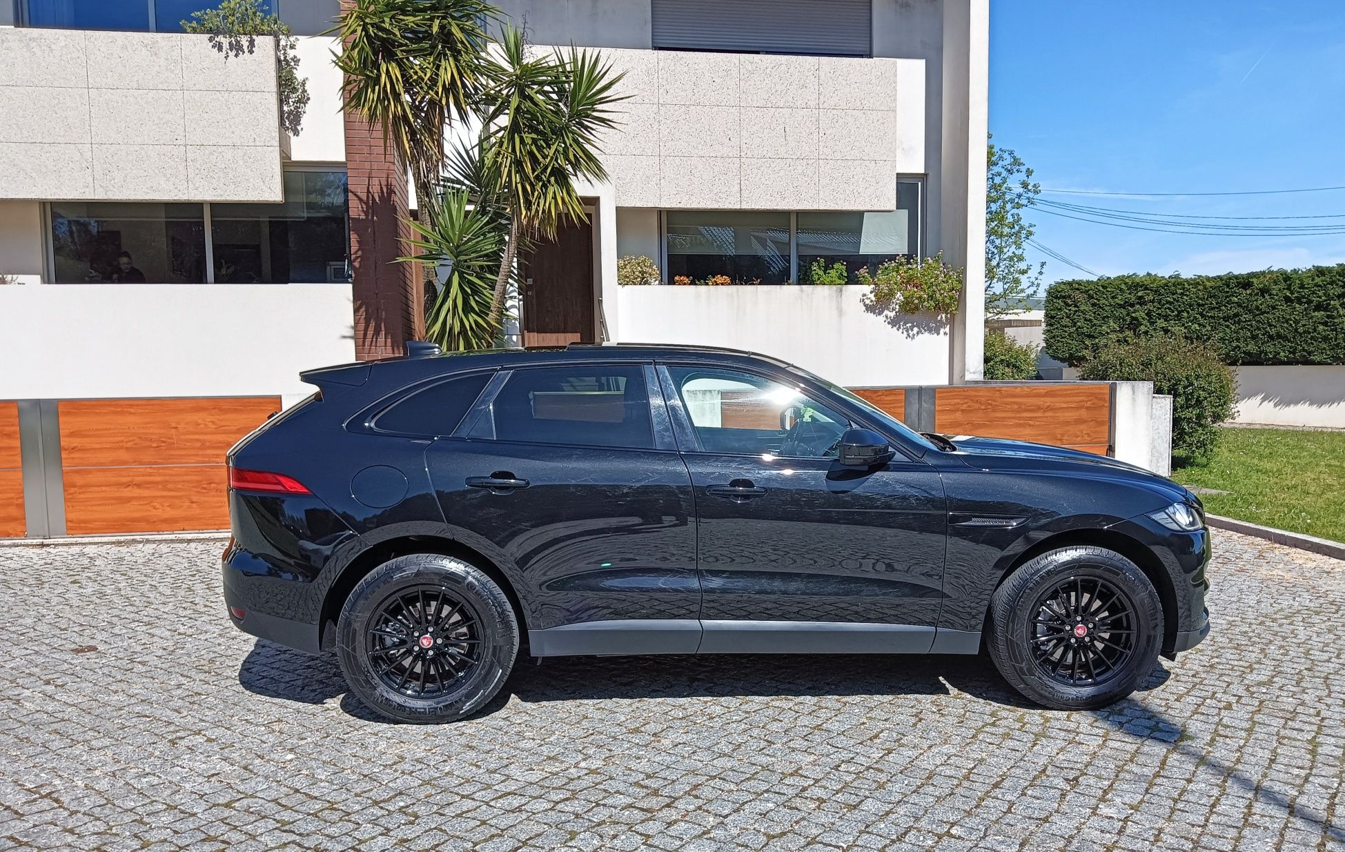 Jaguar f-pace 2.0i4D-prestige 180cv imaculado