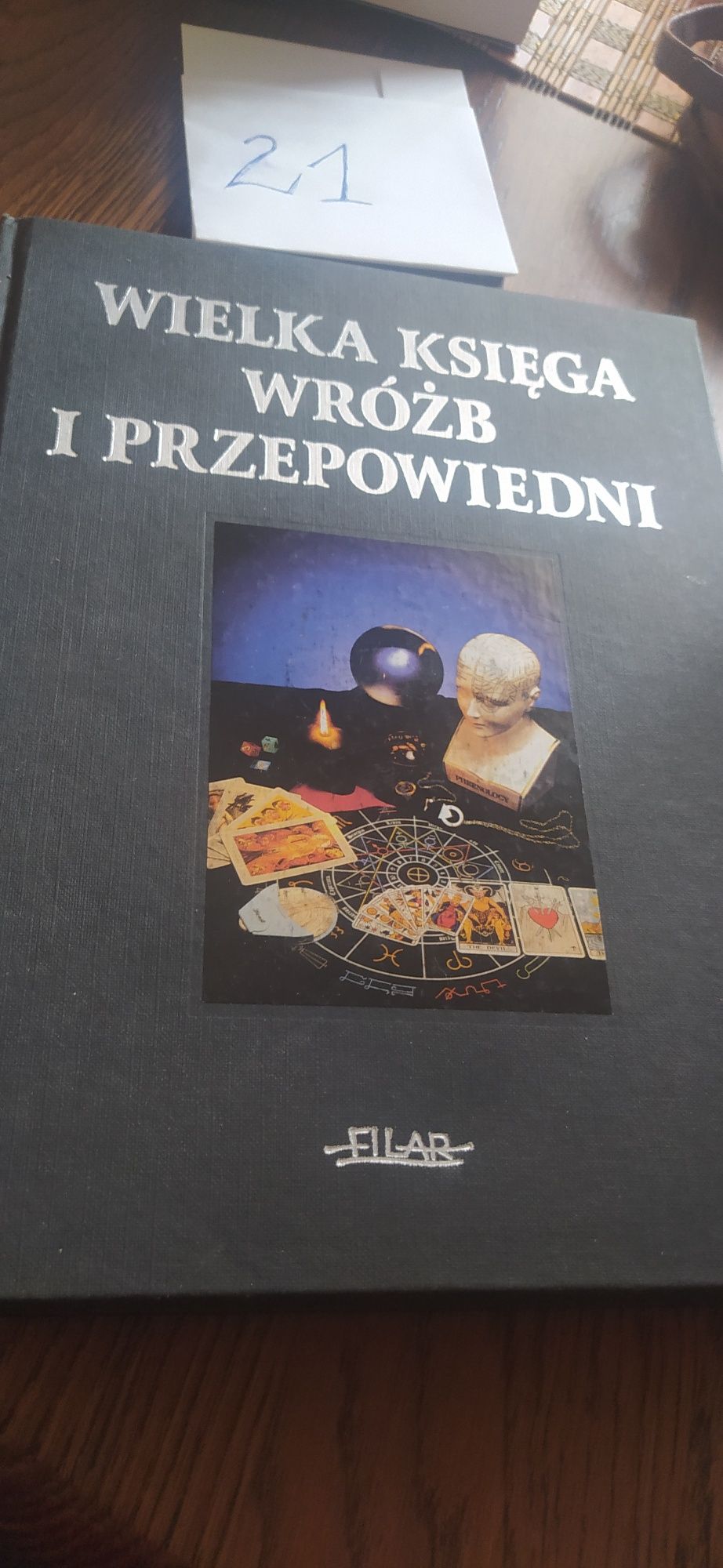 Wielka Księga Wróżb i Przepowiedni