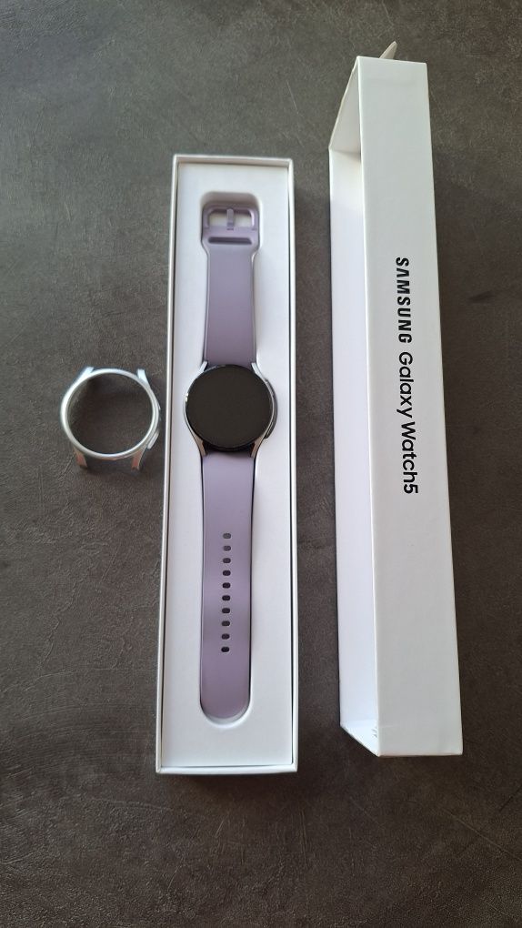 Продам смарт-годинник Samsung Galaxy Watch 5 40mm.