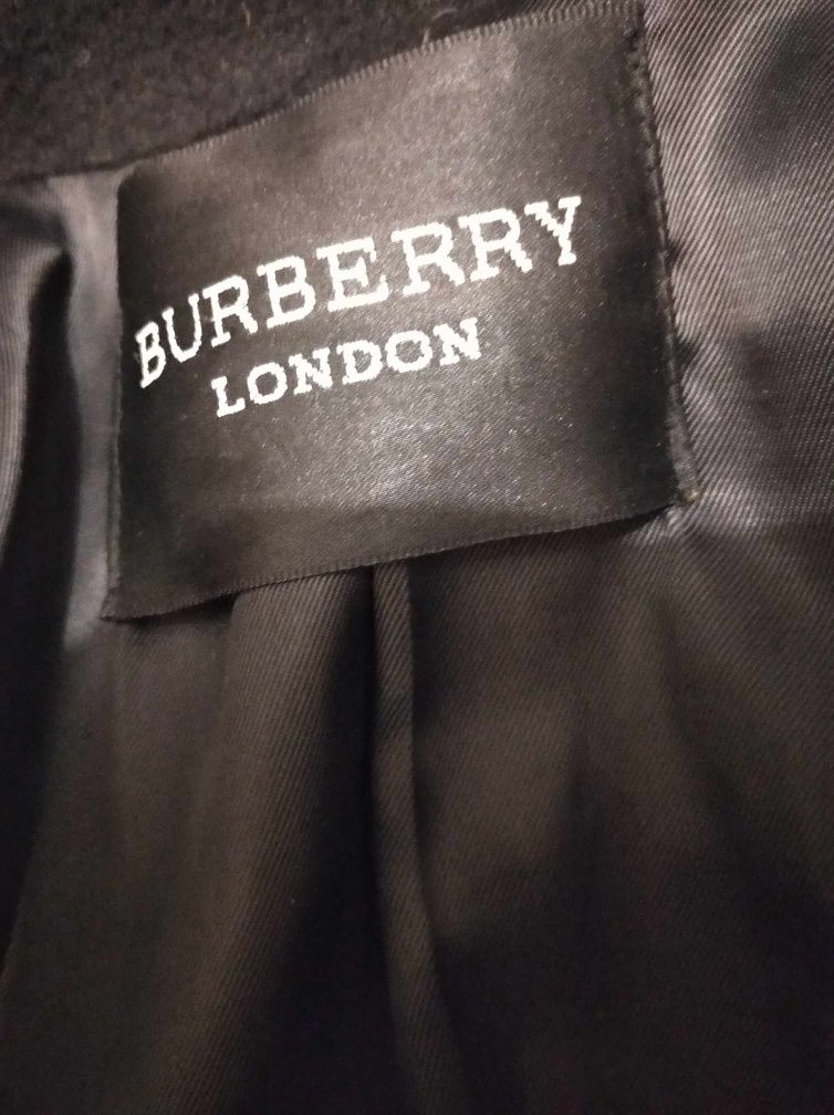 Фірмове пальто Burberry