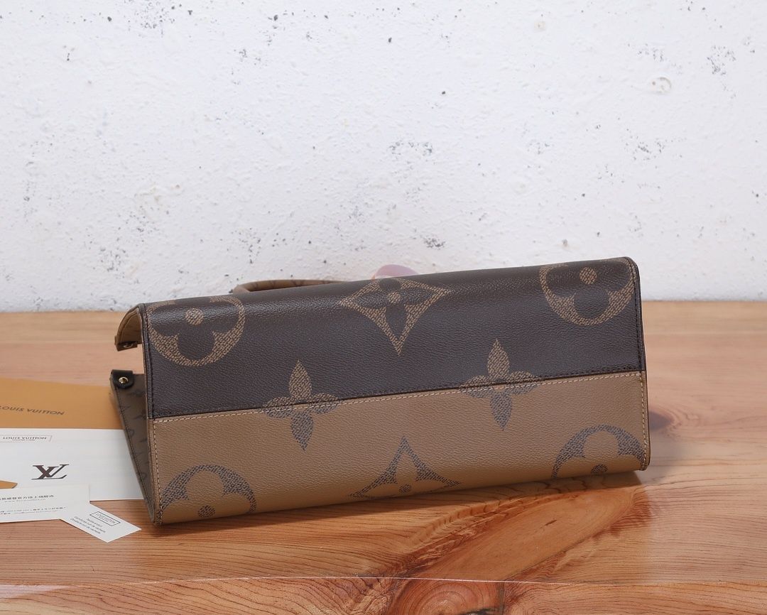 Louis Vuitton Pochette OnTheGo MM nova