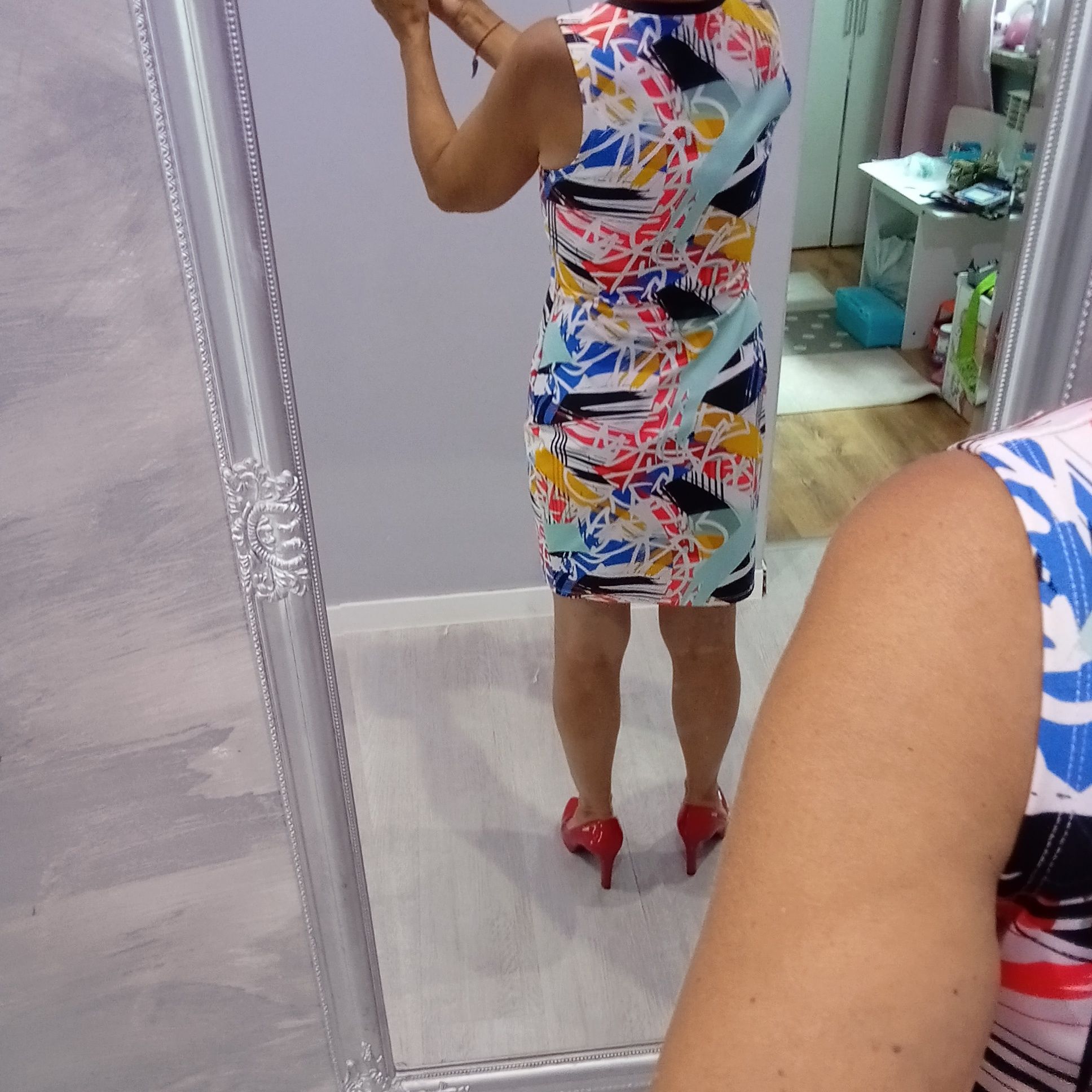 Prosta elegancka sukienka MIDI r M Nowa bez metki