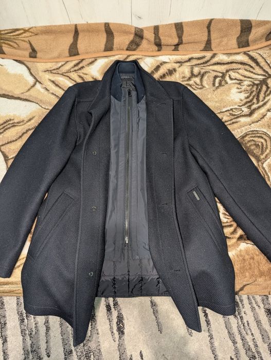 Продам чоловіче пальто Hugo boss (Оригінал)