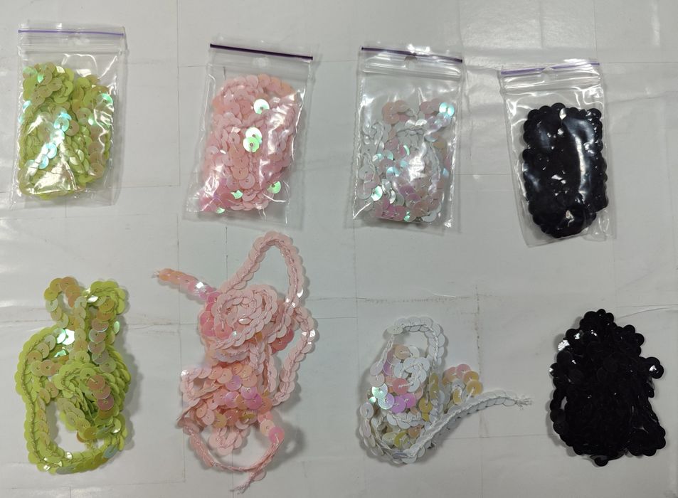 Пайетки на нити .