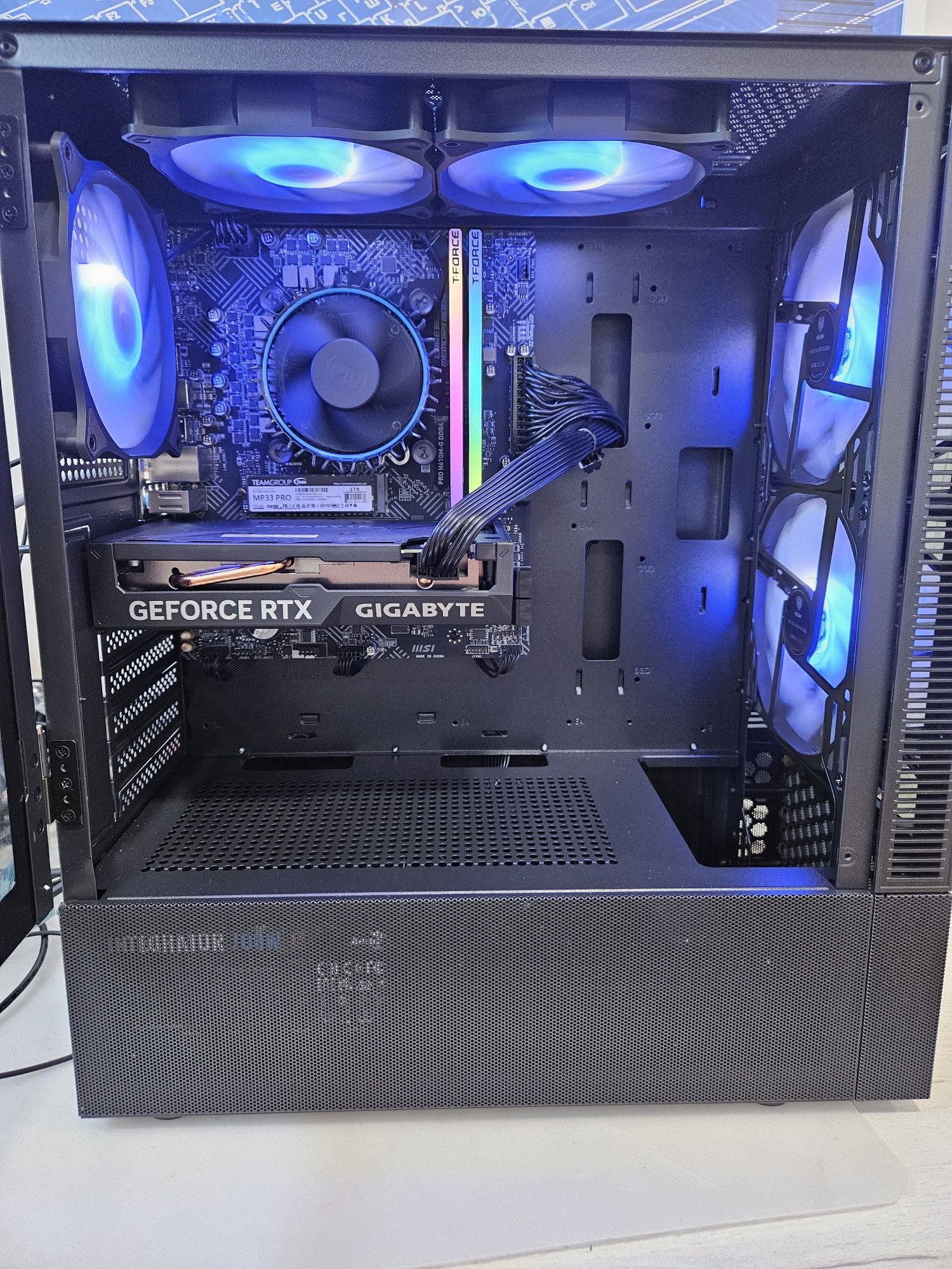 Desktop Gaming - RTX 4060 | i5-13400F | 16GB | 1TB - Novo c/garantia