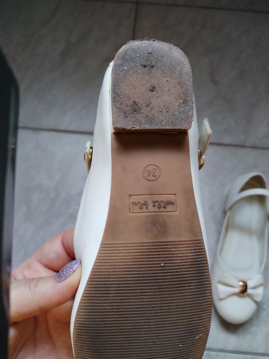 Buty białe komunijne