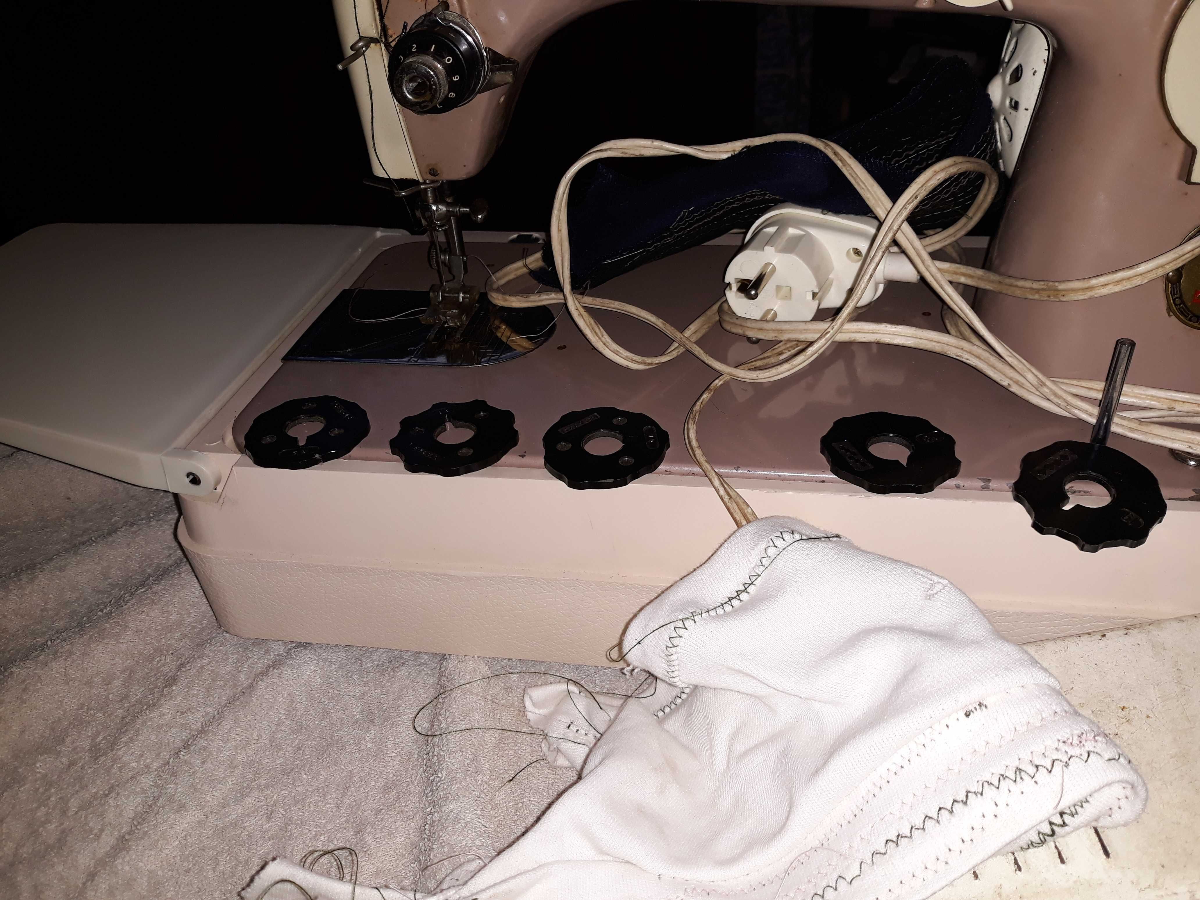 Máquina  de costura singer vintage