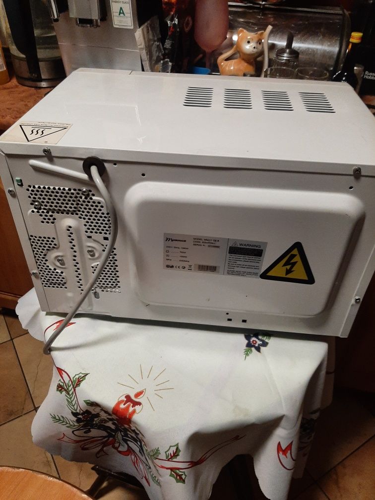 Kuchenka mikrofalowa Mastercook MM-17 GEB uszkodzona nie załącza się