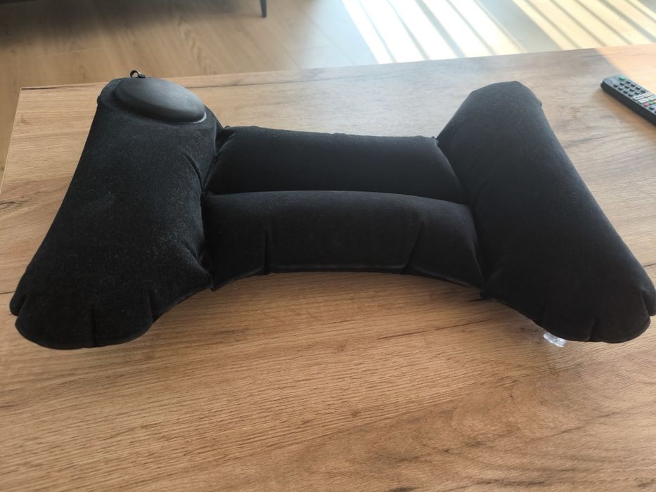 Poduszka podróżna dmuchana – wygodny zagłówek / podpórka pod kark