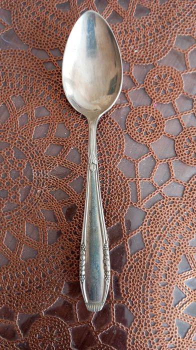 srebrne łyżeczki , prawdopodobnie produkt francuski