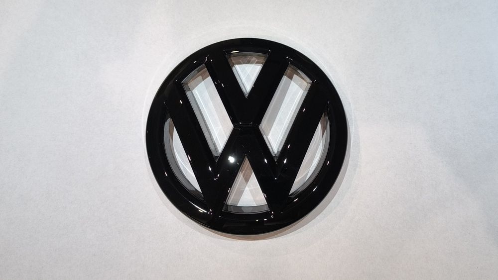 Emblemat VW Polo – przód, czarny połysk, nowy
