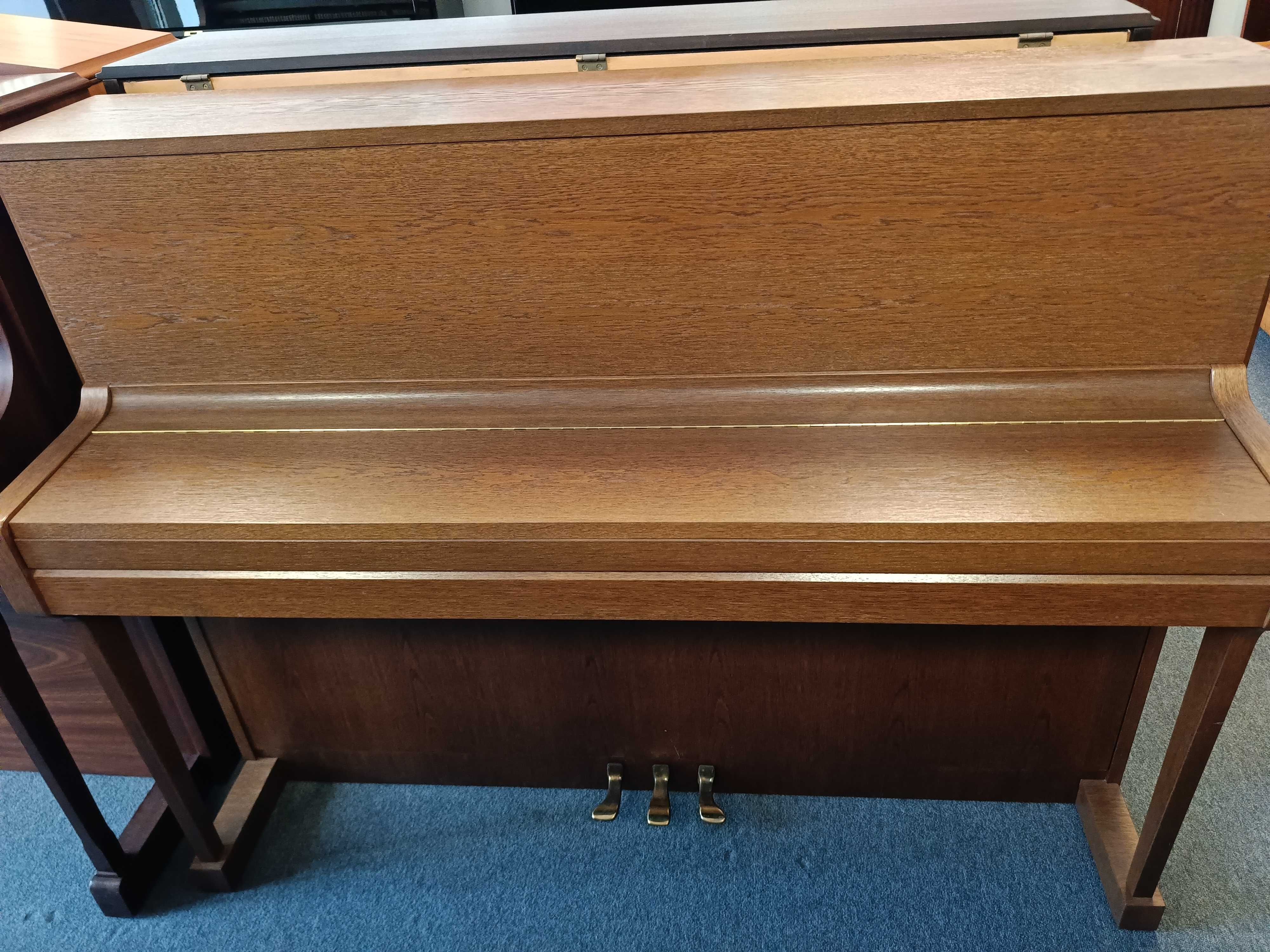 Eleganckie pianino Schimmel – niemiecka jakość
