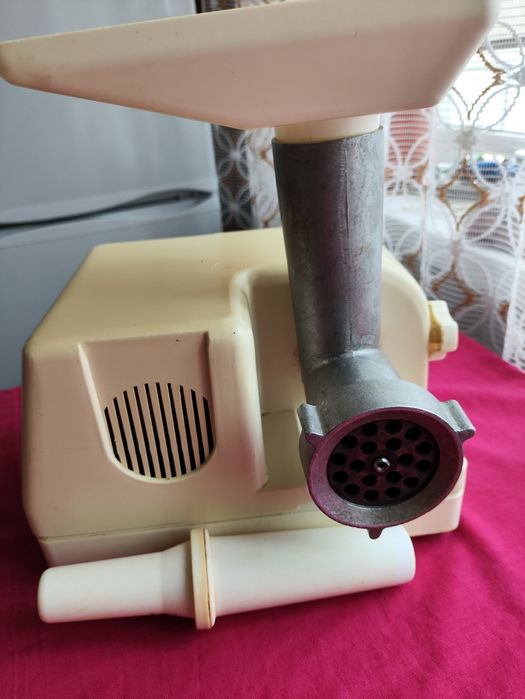 Электрическая мясорубка