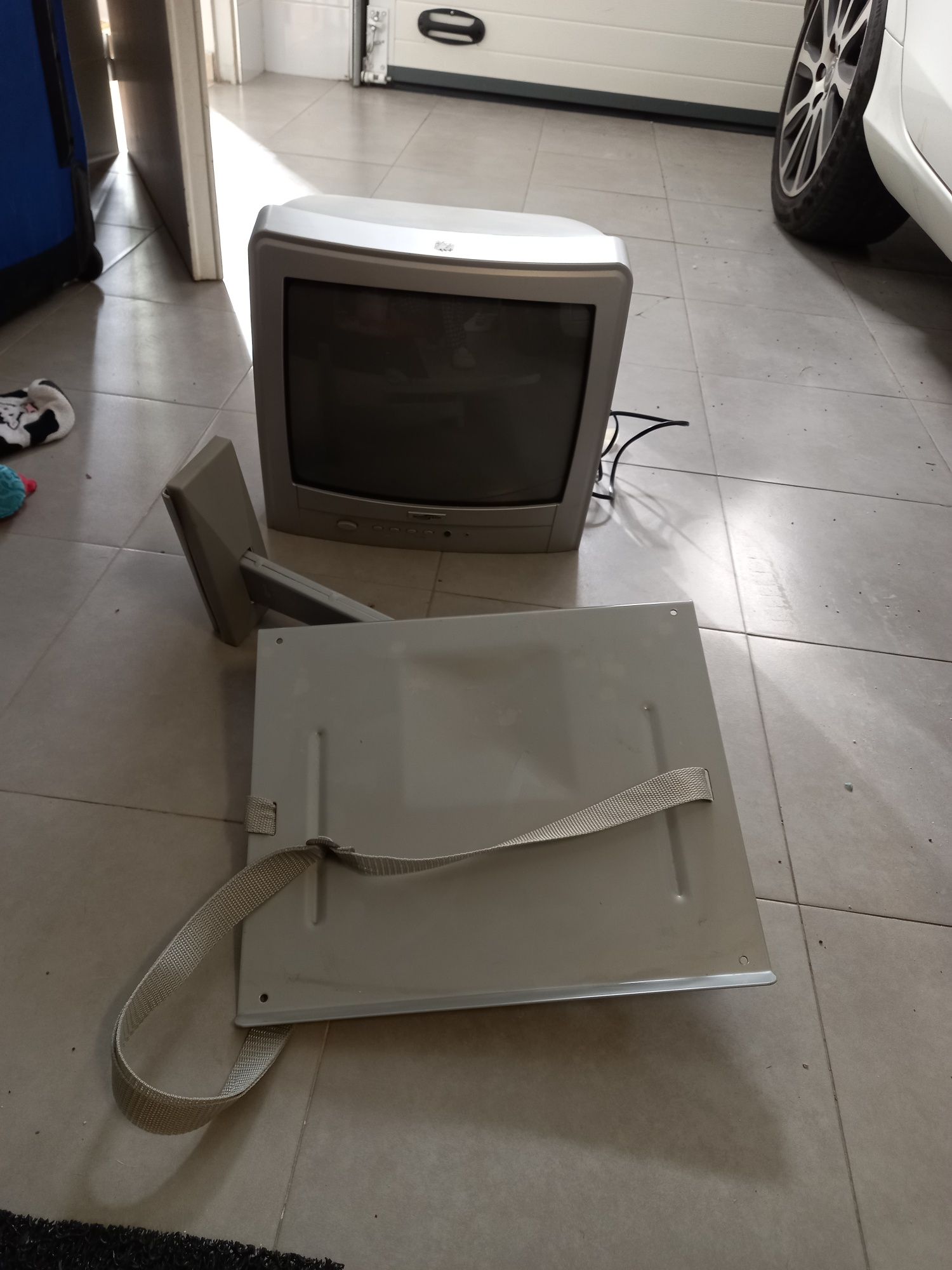 TV + suporte bom estado