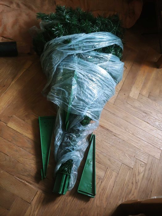 Ялинка штучна б/в олхукрпоштою