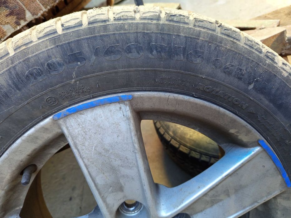 Диски R16 205/60 З резиною , в ідеальному стані