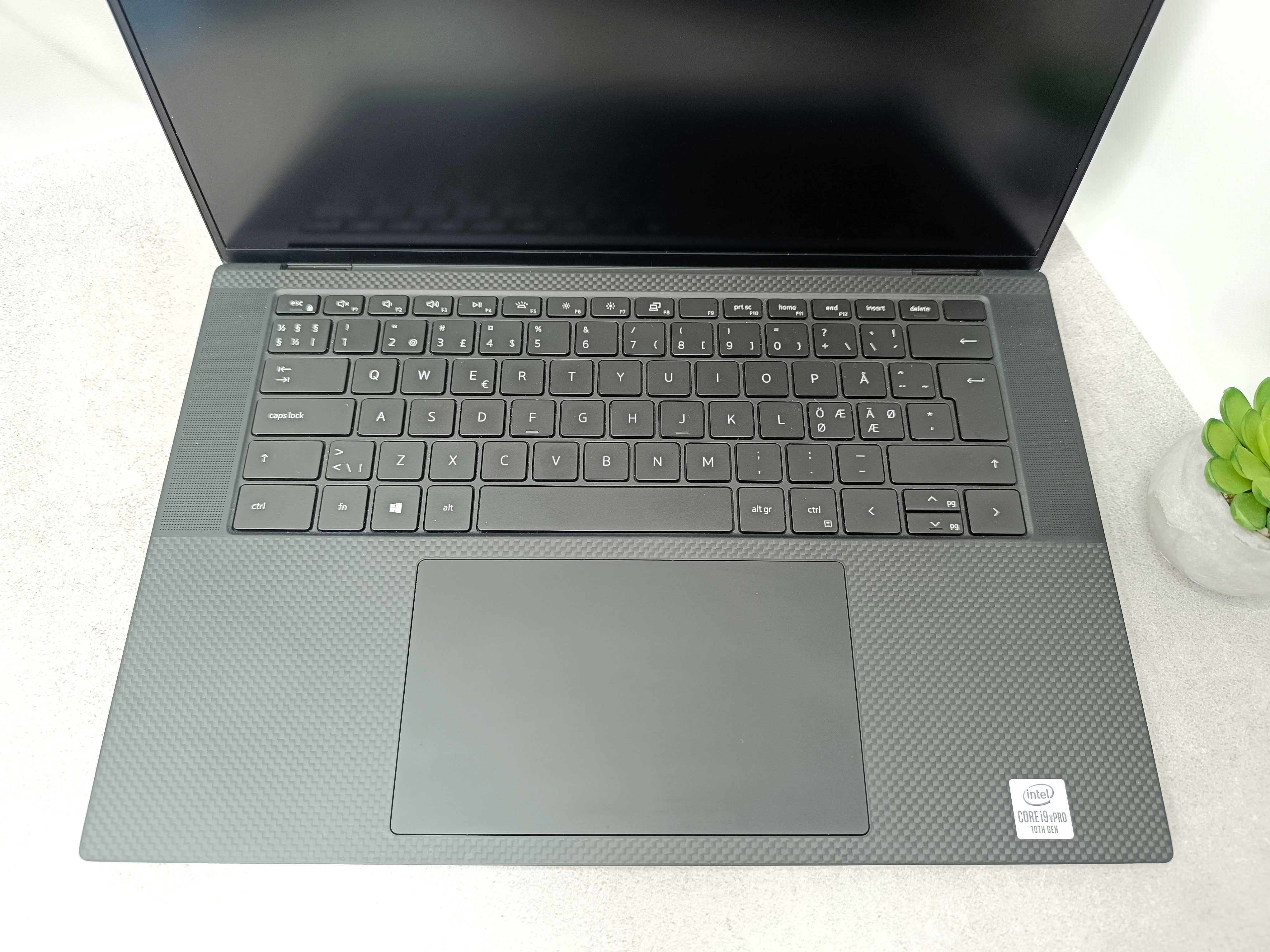 Quadro T2000 4 GB/Dell Precision 5550/i9-10885H/32/SSD 512/8 ядер/IPS
